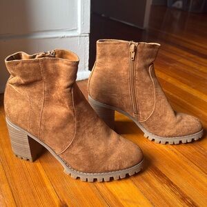 American eagle brown boots great for all seasons
